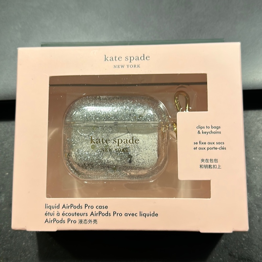 NWT Pearl & Pavé Liquid Glitter Airpods Pro Case